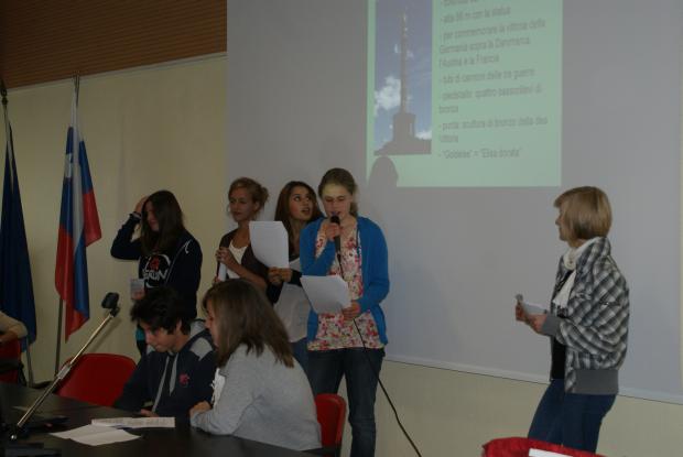 Emilia erz�hlt etwas �ber die Siegess�ule&hellip;